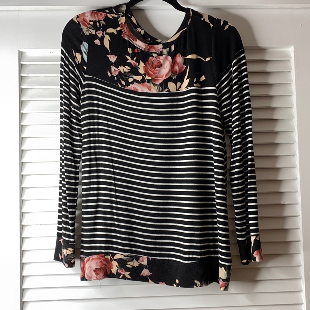 Long sleeve medium top